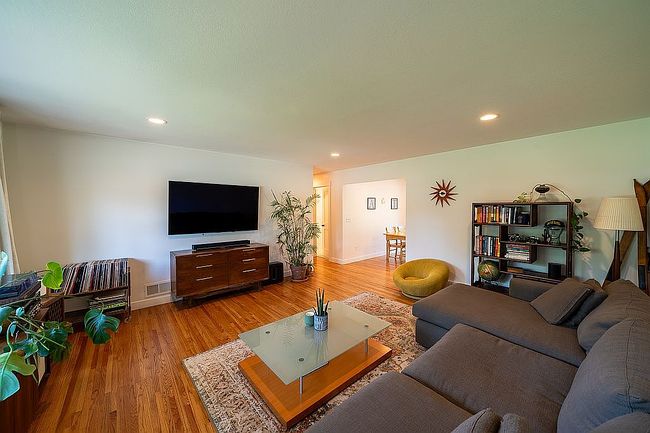 Image of 2624 Oakridge Dr Sw
