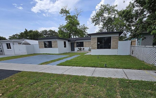Photo of 721 Sw 5th Ct, Hallandale Beach, FL