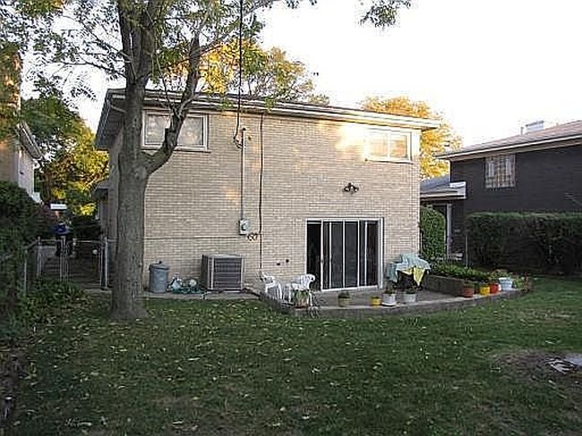 Photo of 7240 N Lowell Ave, Lincolnwood, IL