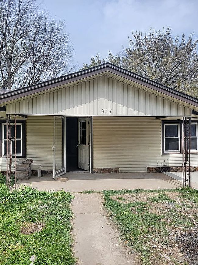 Image of 317 E Burnham Ave