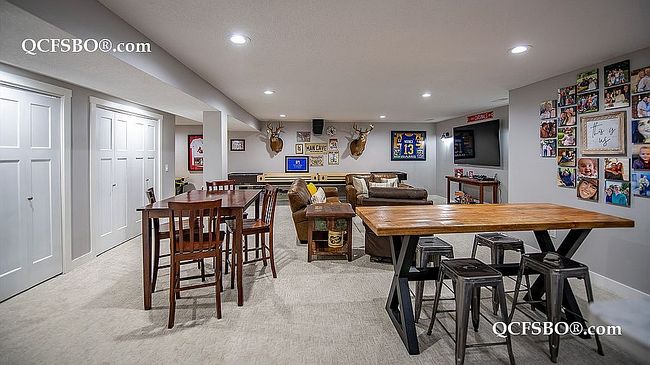 Photo of 404 Stagecoach Trl, Le Claire, IA