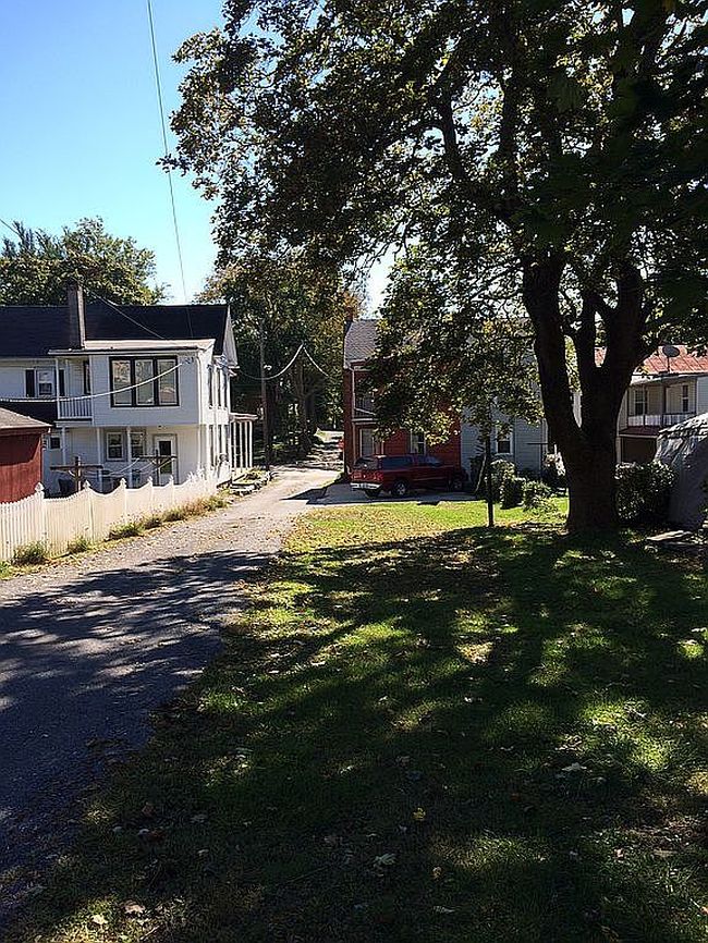 Photo of 439 E Main St, Annville, PA