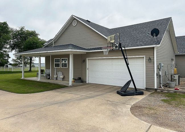 Additional photo 2 of property located at 802 S A St