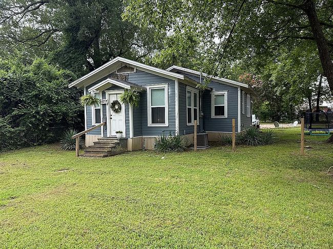 Photo of 1150 Pine Bluff St, Paris, TX