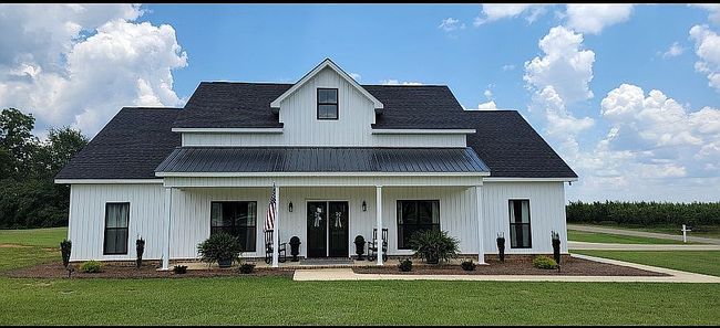 Photo of 1081 3rd St, Thorsby, AL