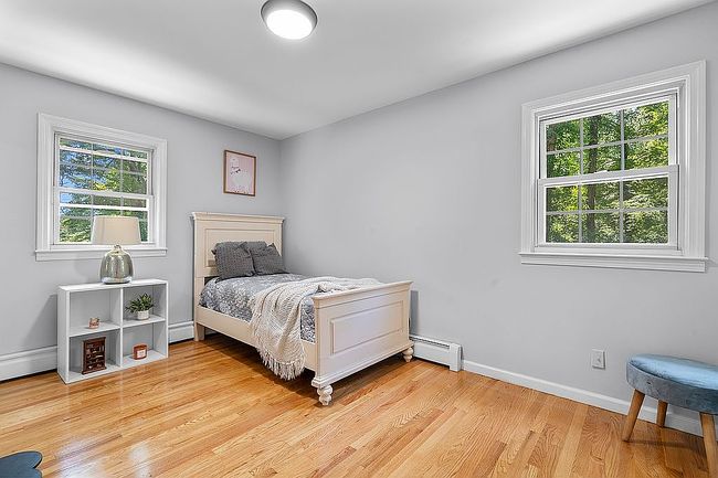 Photo of 575 N Georges Hill Rd, Southbury, CT