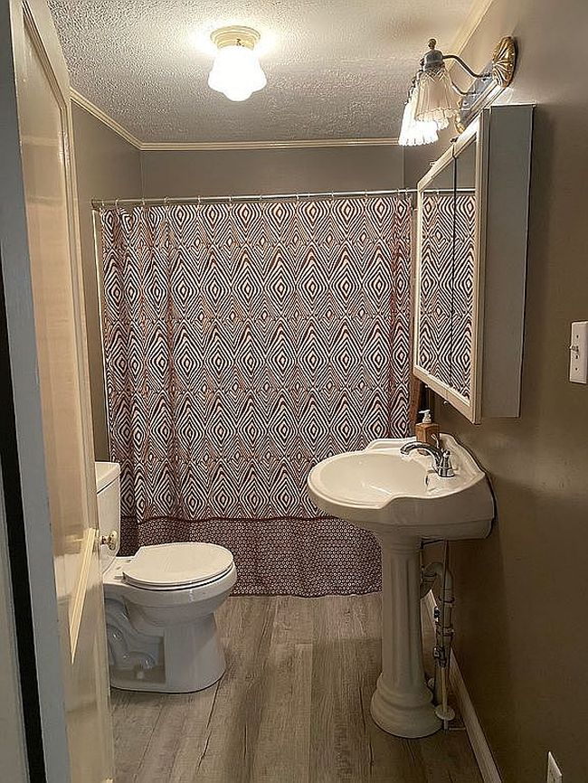 Image of 206 Mayfair Dr