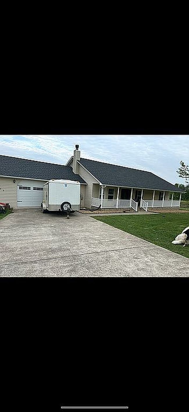 Photo of 115 Greenwood Dr