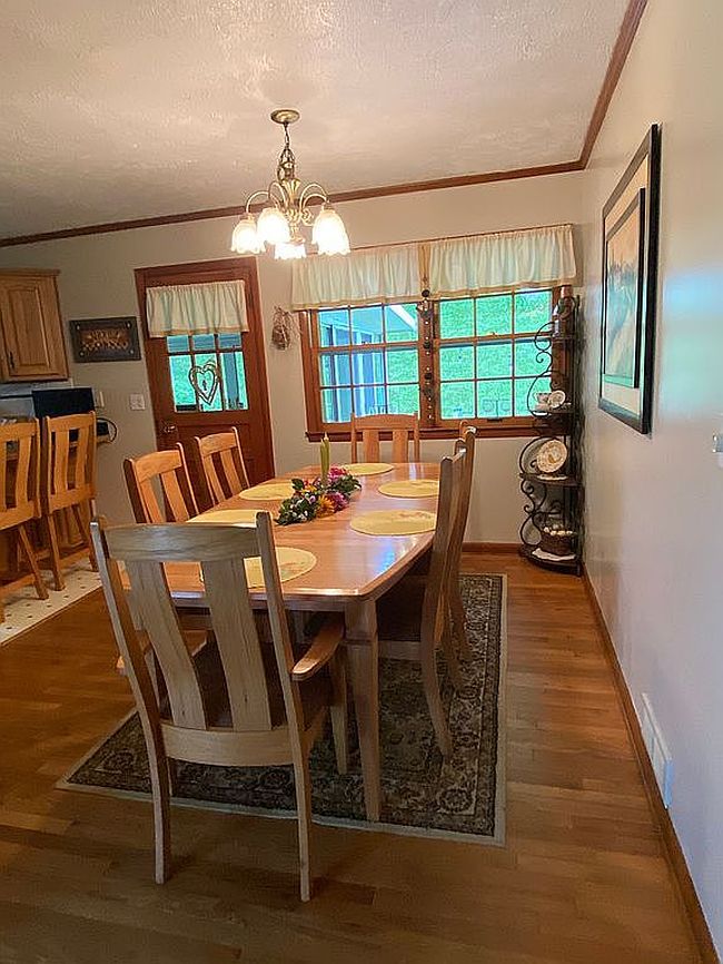 Image of 2043 Lock Rd