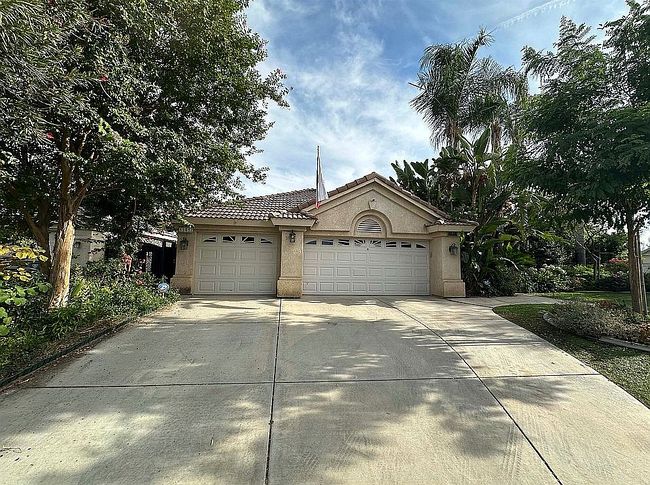 Photo of 11017 Iron Creek Ave, Bakersfield, CA