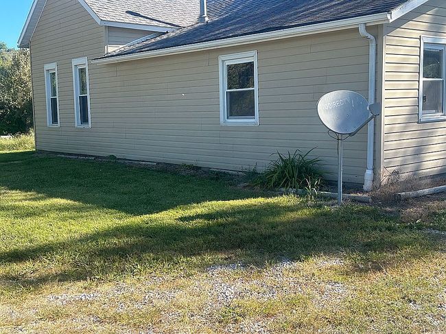 Image of 396 E 2000 Ave