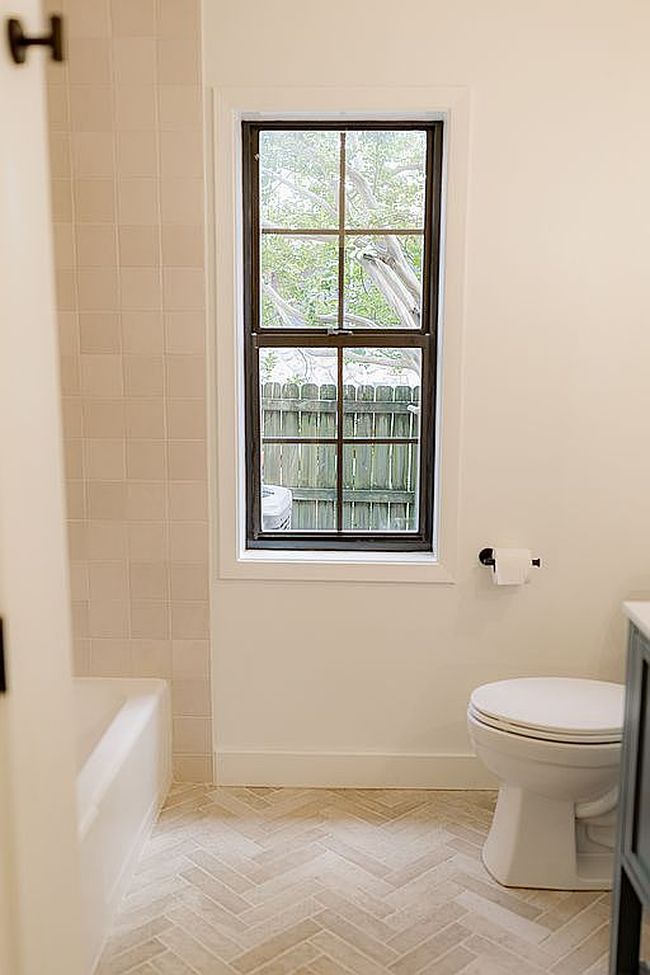 Image of 1062 Binns Dr