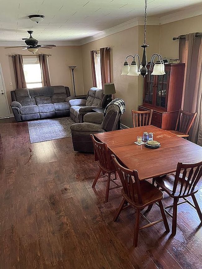 Photo of 601 W Forest St, Pittsburg, KS