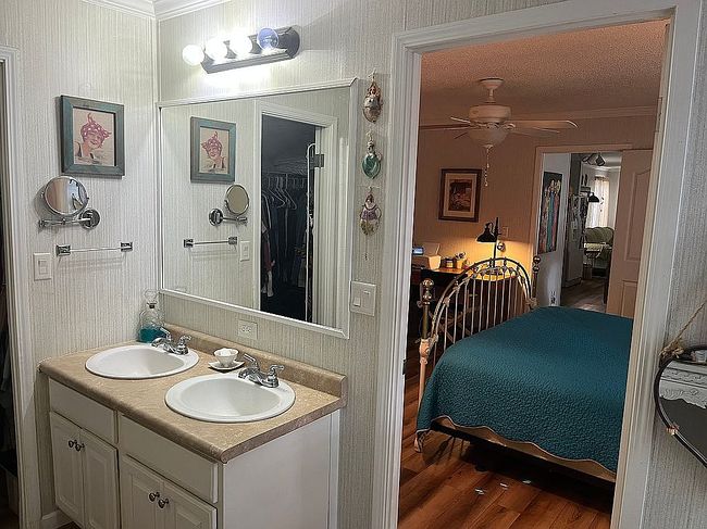 Image of 910 Cedar Point Blvd #52