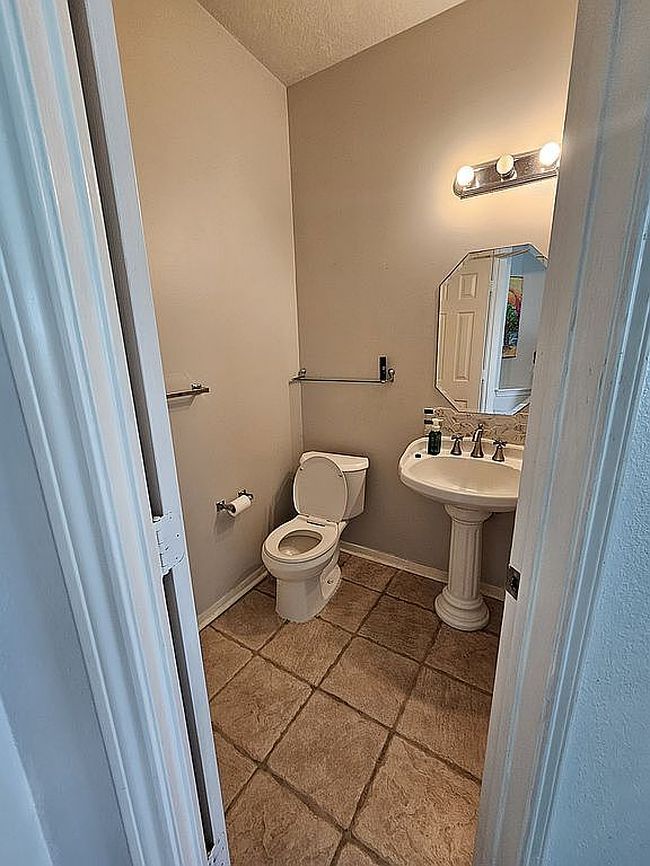 Photo of 12310 Robin Meadow Cir, Stafford, TX