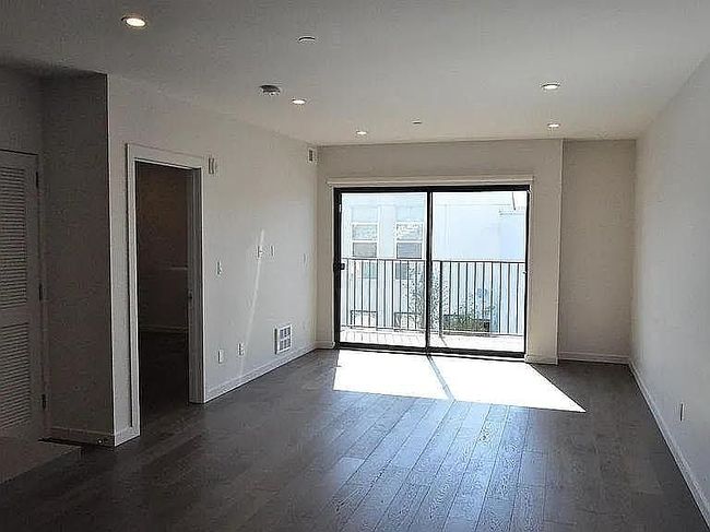 Preview of property located at 252 9th St #502