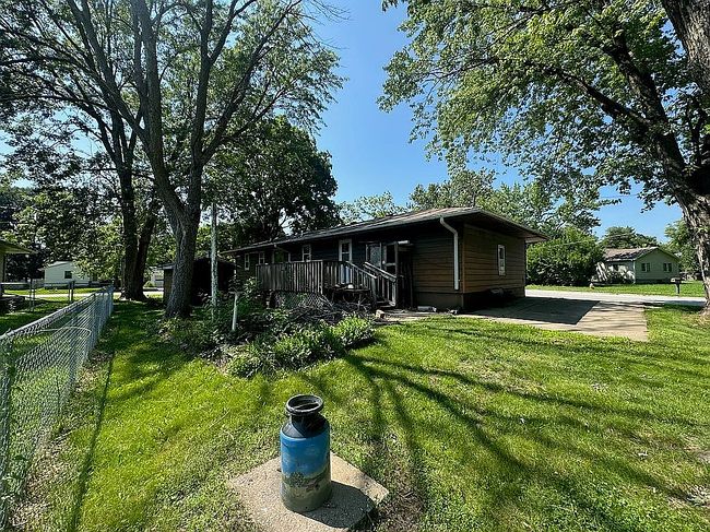 Photo of 260 Ashworth Dr, Waukee, IA