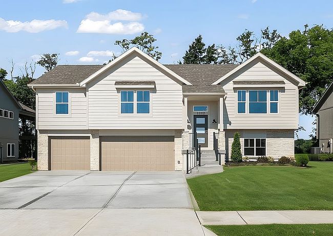 Photo of 1325 N Holland Dr