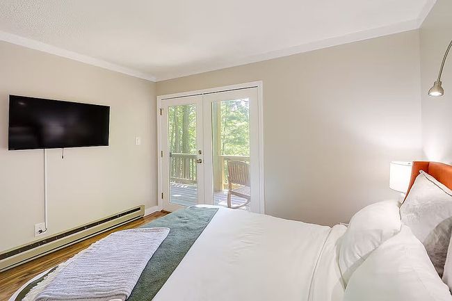 Photo of 155 Rhododendron Dr, Banner Elk, NC