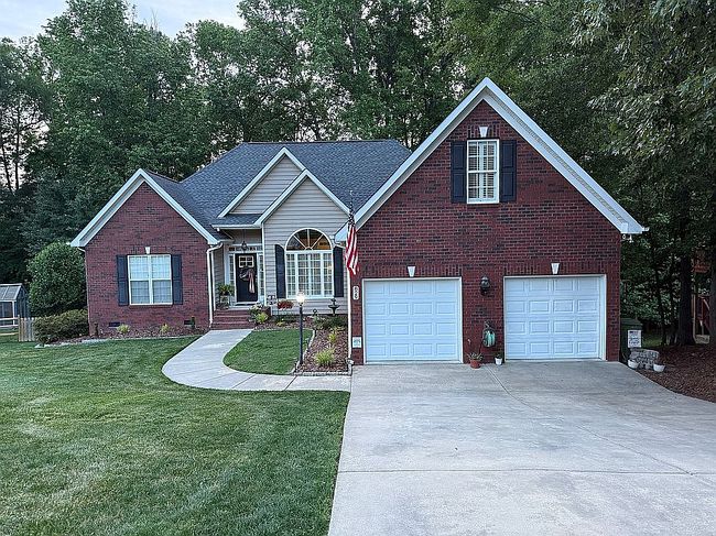 Image of 829 Savannah Place Dr