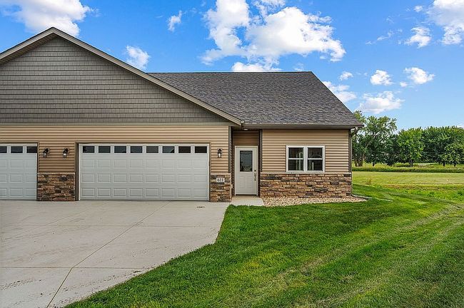 Photo of 611 Northwood Pl, Janesville, MN