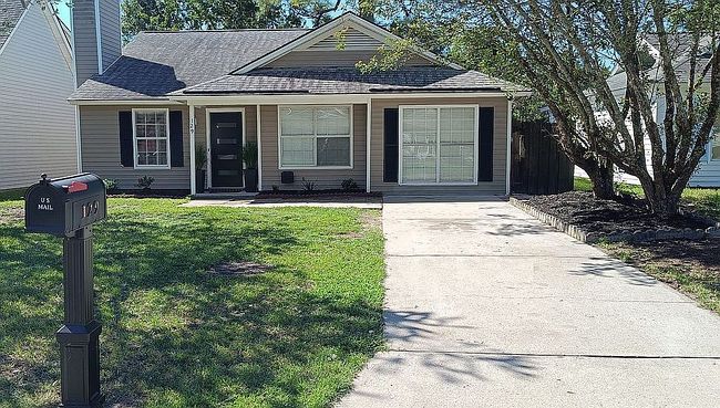 Photo of 129 Ropemaker Ln