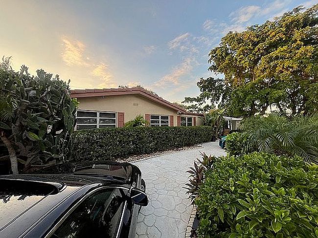Preview of property located at 1659 Se 8th Ave