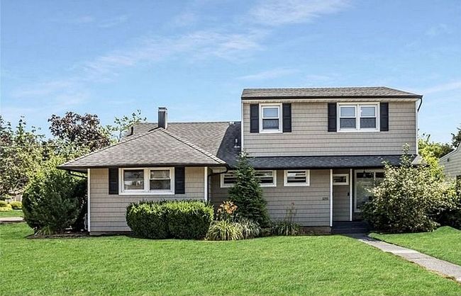 Photo of 3251 Neptune Ave, Oceanside, NY