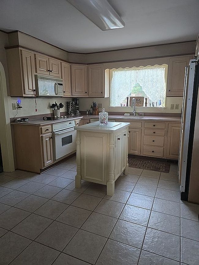 Photo of 70 Lake St, Stoneboro, PA