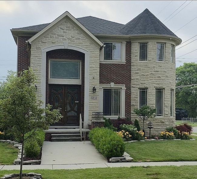 Additional photo 2 of property located at 6804 Centralia St #6804