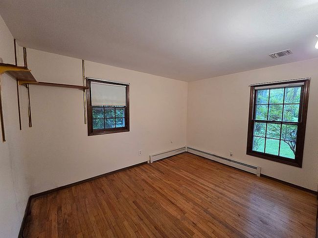 Image of 15 Beverly Ct