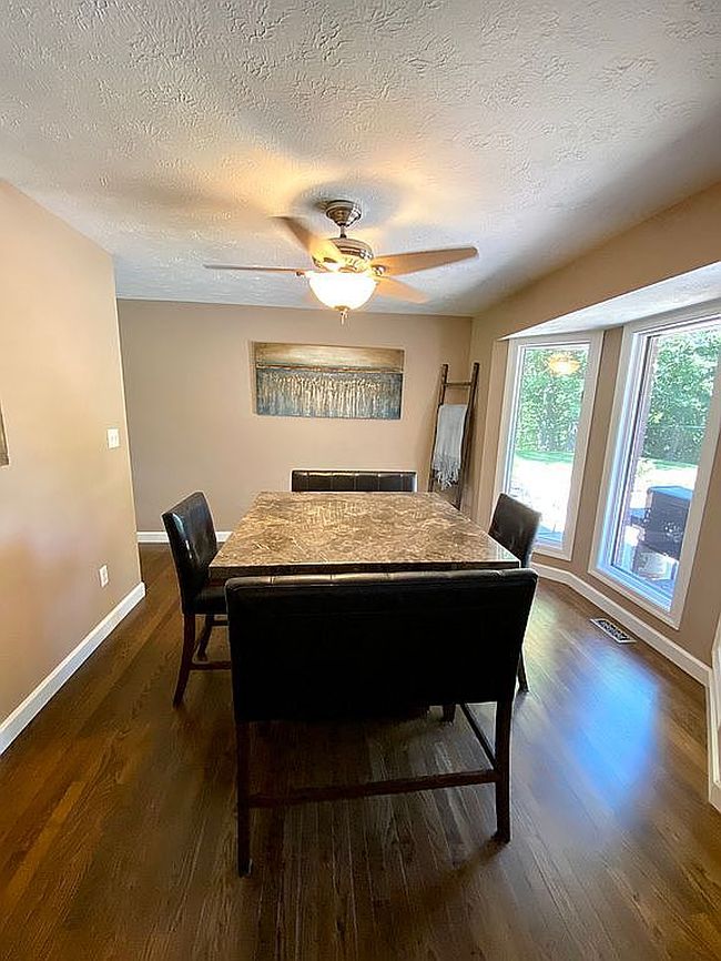 Photo of 18 Montedale Dr, Highland, IL