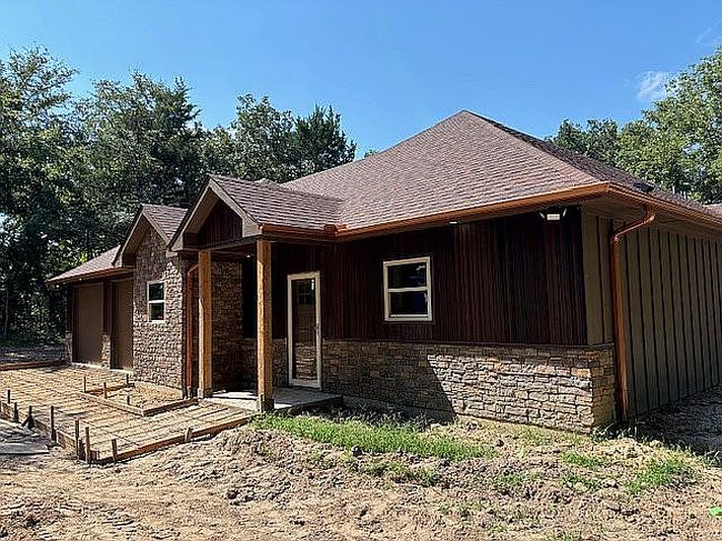 Photo of 109 Mason Pr, Streetman, TX