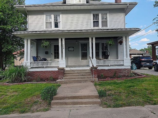 Photo of 308 N Folger St, Carrollton, MO