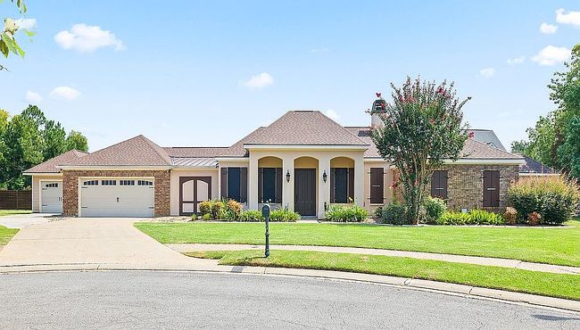 Photo of 102 La Quinta Ct, Broussard, LA