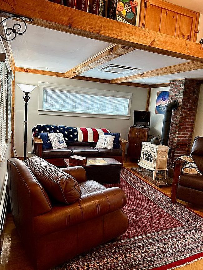 Photo of 24 County Rd, Cape Neddick, ME