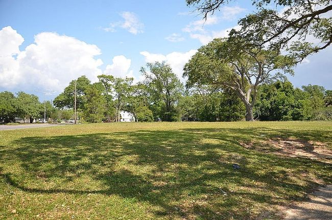 Photo of 1607 Beach Blvd, Pascagoula, MS