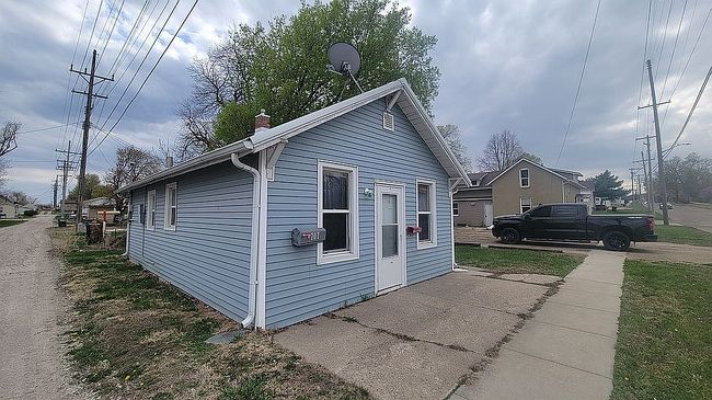 Additional photo of property located at 711 W Prospect Ave
