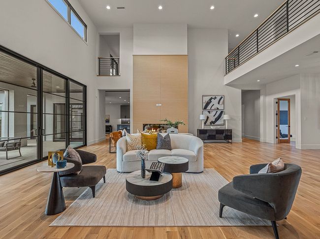 Additional photo 1 of property located at 310 Shady Oaks Dr