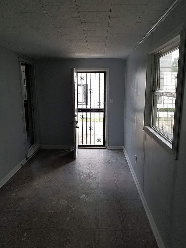 Image of 3371 Wallace Ave