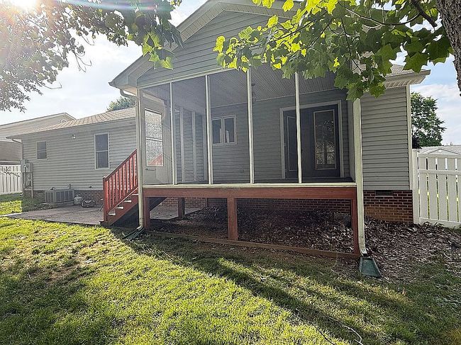 Photo of 136 Iris Dr, Waynesboro, VA