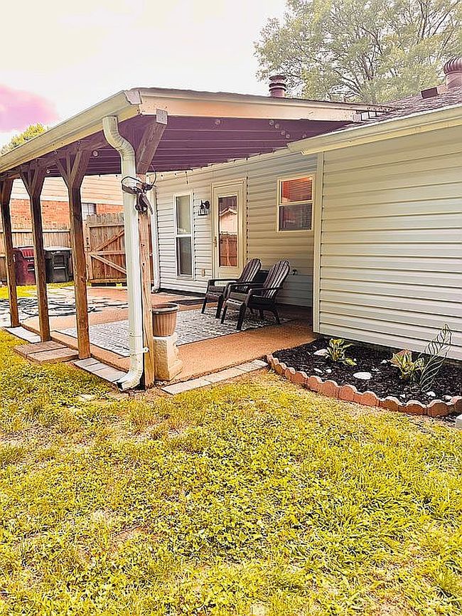 Image of 998 Barbara Lynn Dr