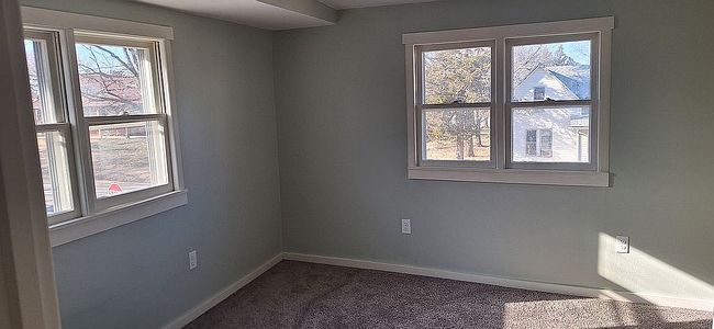 Image of 338 Ne Pine St