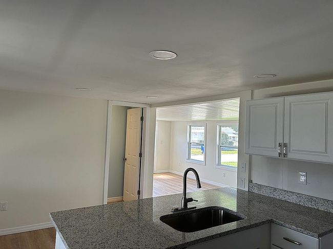 Image of 102 Holland St