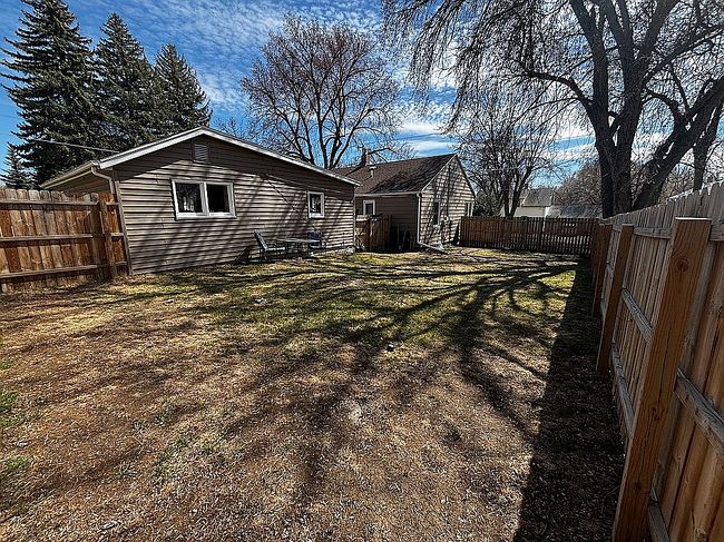 Image of 917 8th Ave Ne