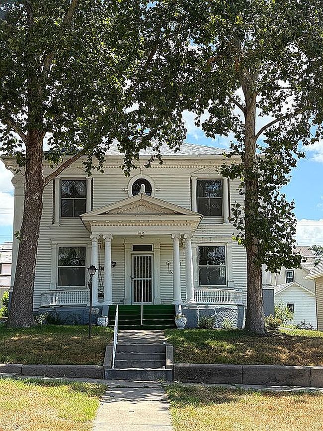 Photo of 1016 D St, Fairbury, NE