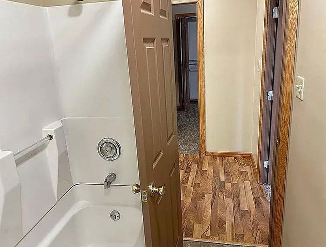 Image of 159 E Long Ave
