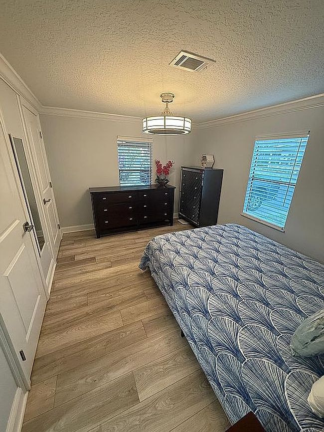 Image of 1135 Highgate Blvd