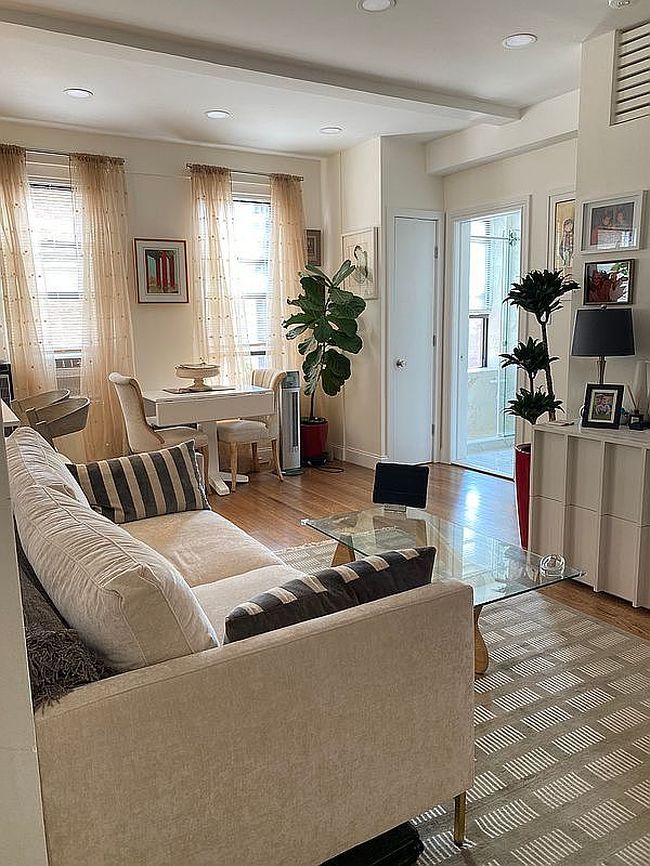 Photo of 215 W 75th St Apt 11D