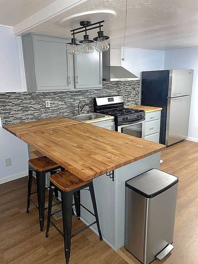 Additional photo 1 of property located at 3462 Locust St Space 43